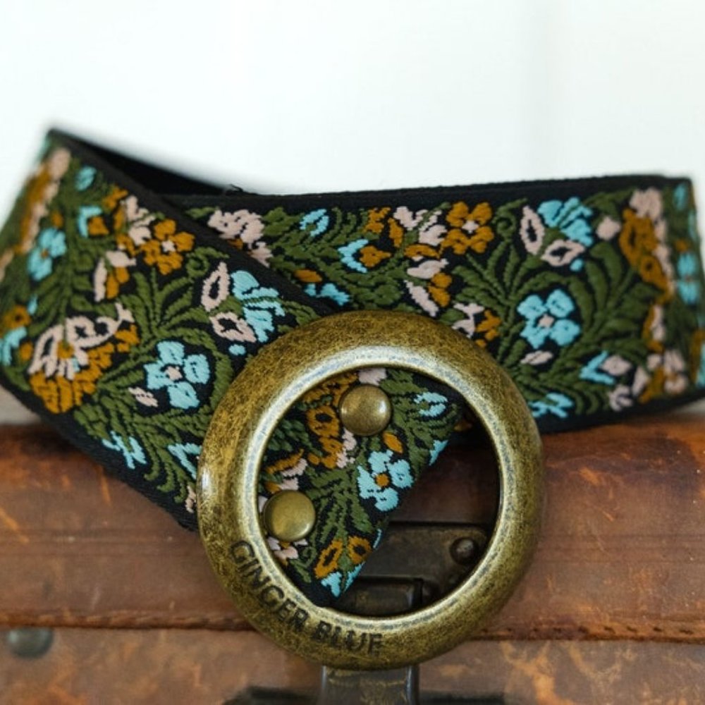 Women’s floral jacquard belt